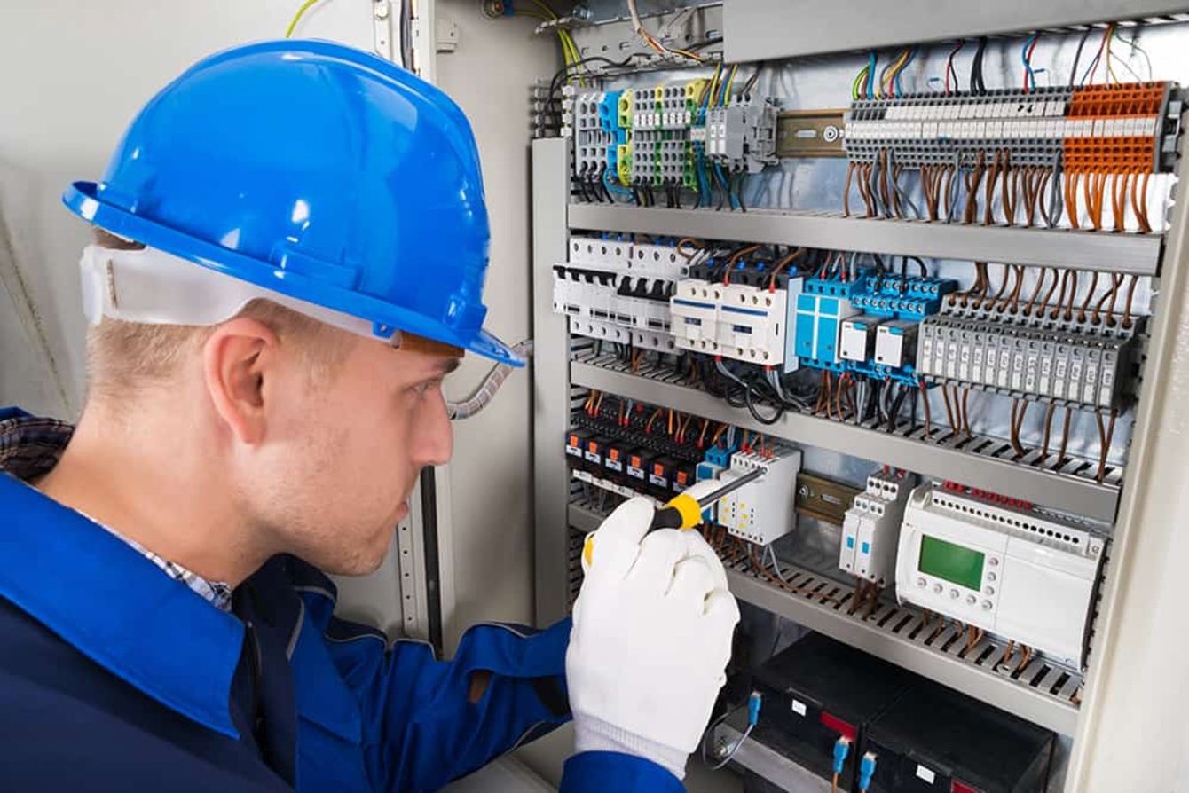 Elektroniker für Energie- und Gebäudetechnik (m/w/d) bei Elektro Schertl GmbH in Edelsfeld